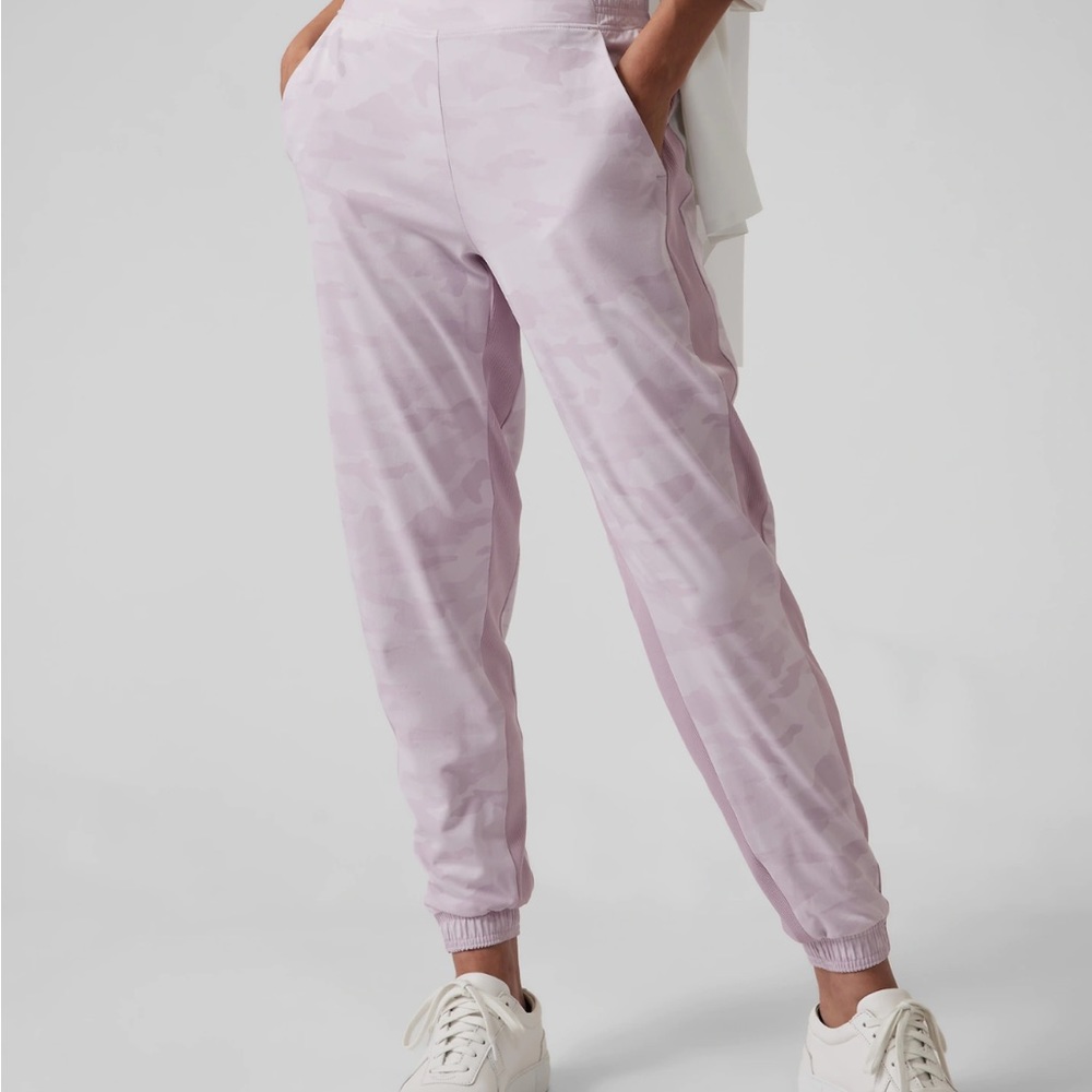 ATHLETA Brooklyn Lined Camo Jogger Size 6 Soft Cozy Warm Athleisure - Picture 11 of 11
